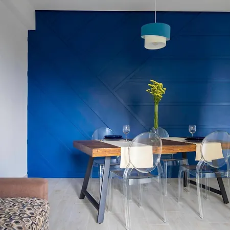 Blue - Brand New On The Main Road Apartamento