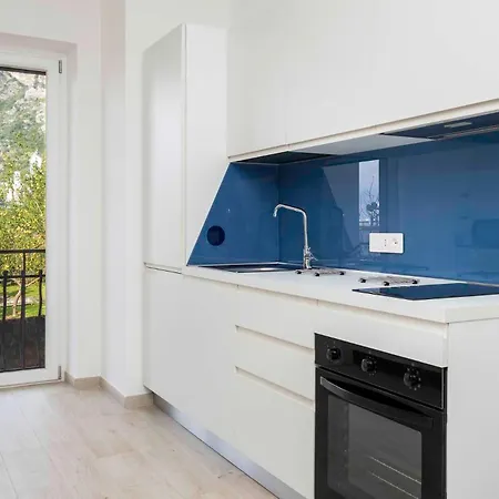 Blue - Brand New On The Main Road Apartamento *
