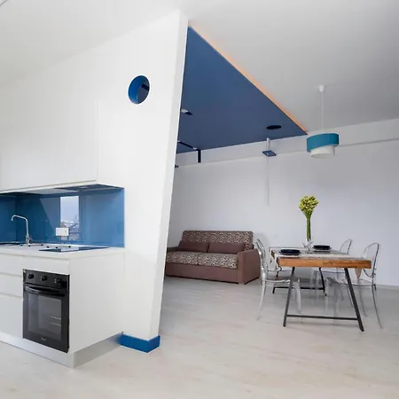 Blue - Brand New On The Main Road Apartamento Meta